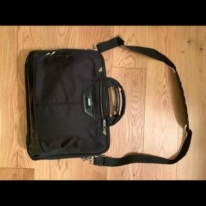 Briefcase/ laptop bag w/ TSA laptop stays approval